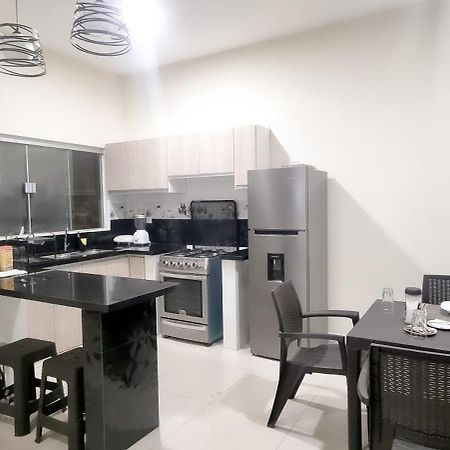 Suite Posada Express With Free Airport Shuttle Santa Cruz de La Sierra Ngoại thất bức ảnh