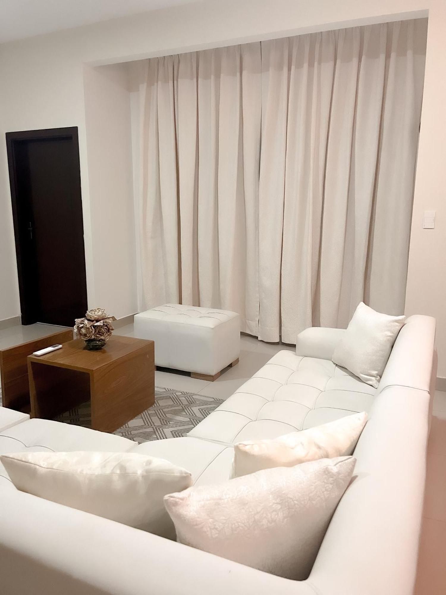Suite Posada Express With Free Airport Shuttle Santa Cruz de La Sierra Ngoại thất bức ảnh